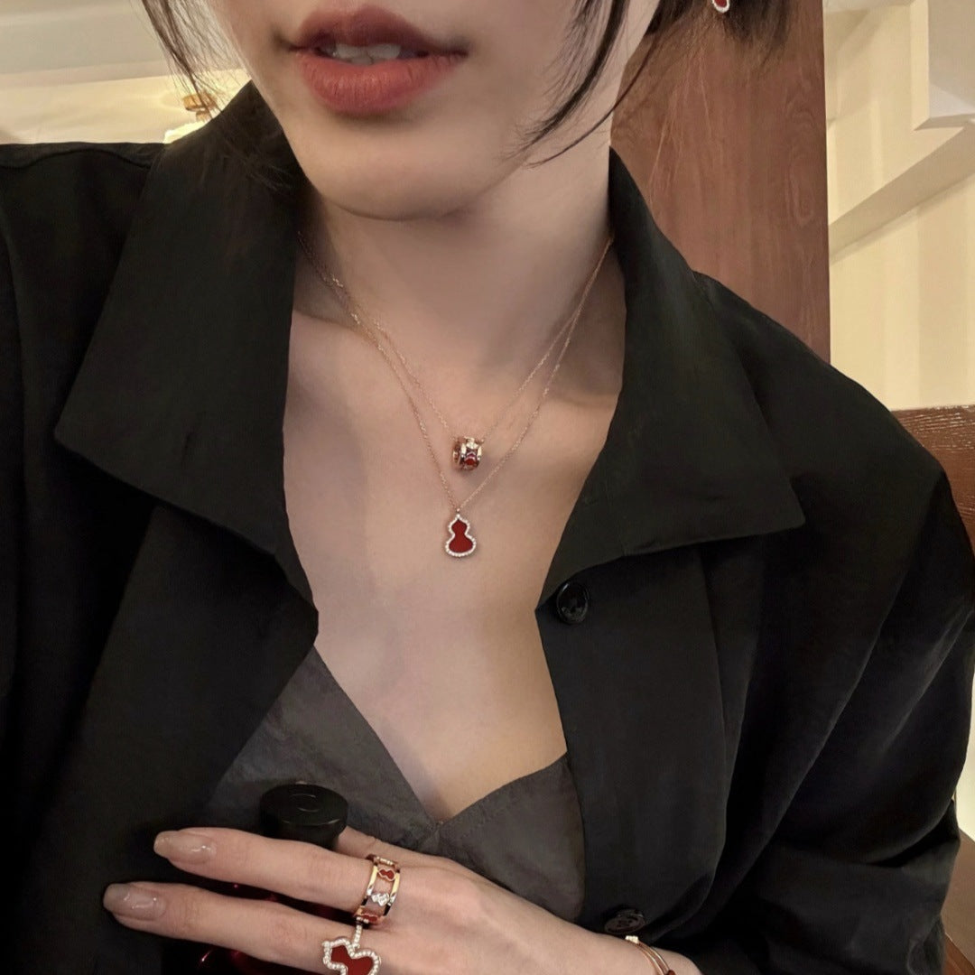 Gold Plated Red Agate White Shell Mother Daughter Light Luxury Necklace